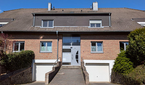 -No commission- Renovated apartment with balcony and underground parking space in Lohmar.