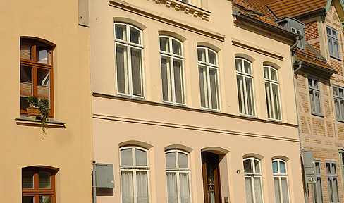 Attractive multi-family house in Güstrow with 7 rented apartments – available directly from the owner, no commission fees.