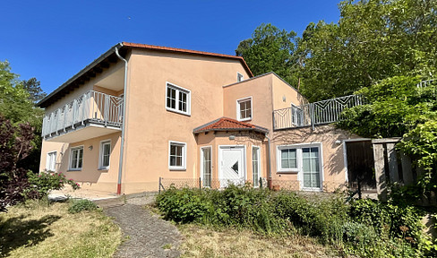 Großzügiges Ein- bis Zweifamilienhaus mt 8.197 qm Grund, PV-Anlage, Wald und Panoramablick