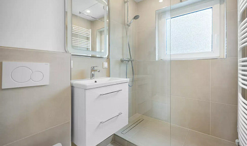 Beautifully renovated 3-room apartment with a balcony, located in the Gartenstadt Süd district.