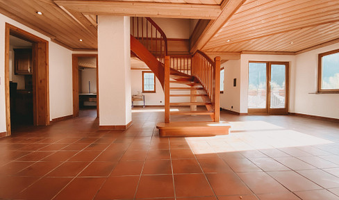 Idyllic maisonette apartment with views of the Black Forest mountains.