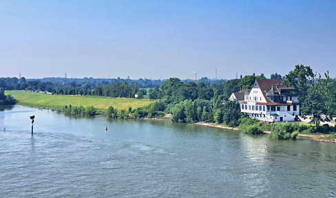 IDYLLIC LOCATION in a *QUIET AREA* on the Rhine River, suitable for private use.