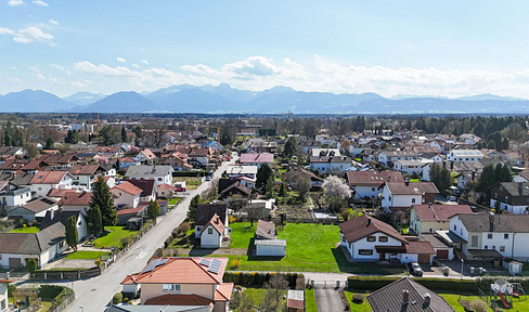 Erstbezug: Neubau-Einfamilienhaus in ruhiger, zentraler Lage mit Bergblick und Carport