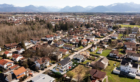 Erstbezug: Neubau-Einfamilienhaus in ruhiger, zentraler Lage mit Bergblick und Carport