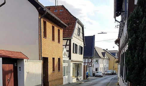 Retail space or office space available in the center of Rheinbreitbach.