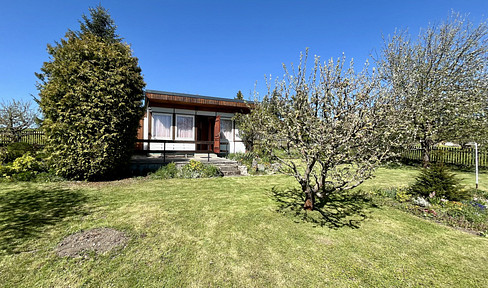 Garden plot with a bungalow, located in a natural setting with great potential!
