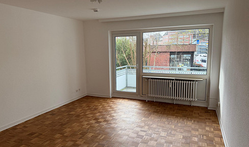 Provisionsfrei: Helle 3-Zimmer-ETW mit Südbalkon & TG-Stellplatz in HH-Lokstedt
