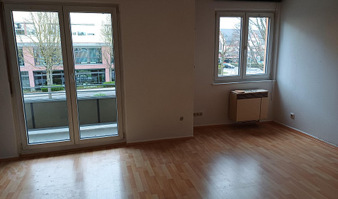 Bright 2-room apartment with a balcony in Bad Homburg, within walking distance of the train station.