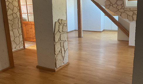 Schöne Dachwohnung  ohne Markler,Preis VB