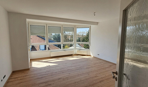 Sunny 2-room apartment with a view of Stünzer Park.