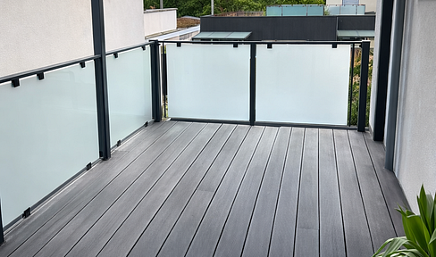 Wohnen am Rhein, helle 3-Zimmer-Wohnung mit Terrasse und Balkon