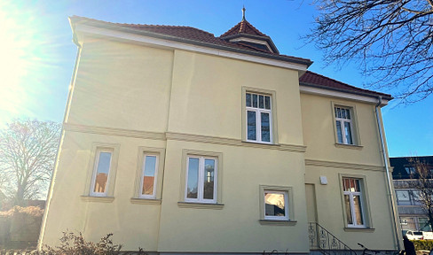 First occupancy after complete renovation - Bright 2-room apartment in a prime location.