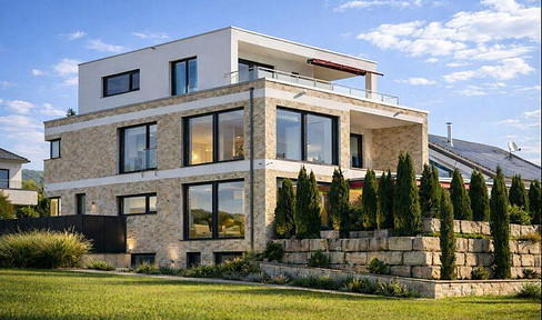 Exclusive property with a separate apartment, perfect for settling in.