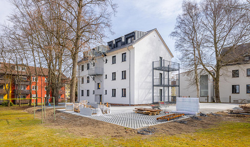 First occupancy after complete renovation: Bright 3-room apartment in a multi-family building (fully renovated).