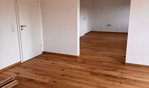 Große renovierte 4-Zimmer Wohnung in bester Lage