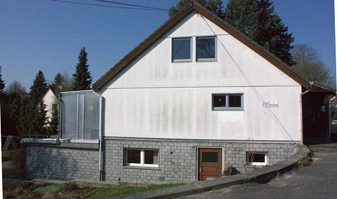 Sonniges und großzügiges Einfamilienhaus (Einliegerwohnung + Ausbaureserve für FeWo vorhanden)
