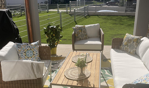 Erdgeschosswohnung mit Garten und Bergblick