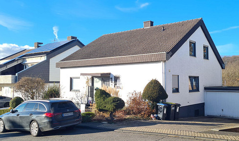 Zweifamilienhaus auf Erbpachtgrundstück für Gartenliebhaber