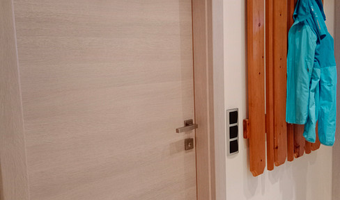 Studio apartment/one-room apartment with a balcony, located on the 3rd floor (accessible by elevator), close to U1 station Keplerplatz/Main Train Station, in the 10th district.