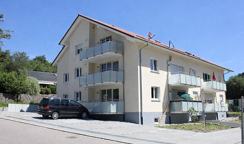 Spacious 4-room apartment with garden and balcony in Kandern.