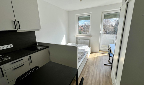 +++ Furnished | Fully Renovated, Bright 1-Bedroom Apartment with Balcony in Munich-Giesing +++
