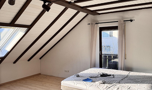 Beautiful, well-maintained attic apartment.