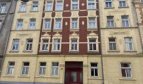 Investment property in Stralsund: 4-room apartment, currently rented.