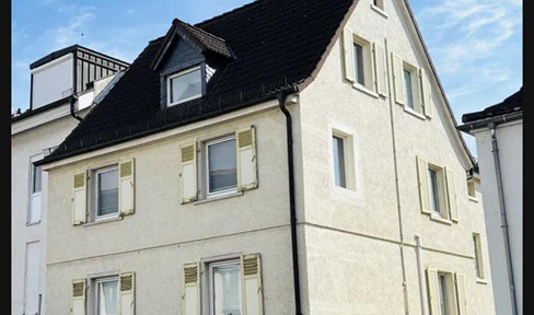 Stadthaus in zentraler Lage renovierungsbedürftig