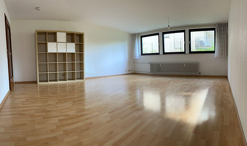 Große, helle 1 Zimmer Wohnung in Souterrain