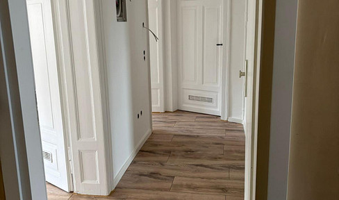 Modernized 2-room apartment with fitted kitchen in Nuremberg.