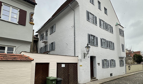 Einzeldenkmal - Mehrfamilienhaus in Augsburgs Innenstadt, Dachbodenausbau möglich