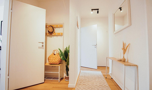 MOVE IN AND FEEL AT HOME RIGHT AWAY - BEAUTIFUL, BRIGHT 3-ROOM APARTMENT FOR PERSONAL USE OR INVESTMENT.