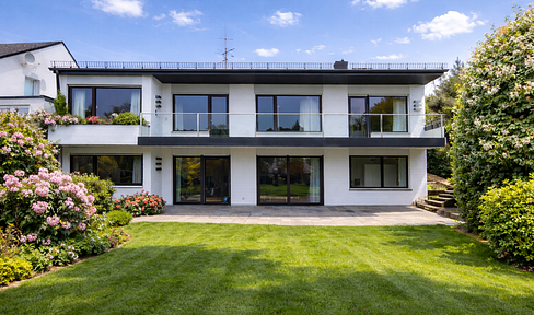 Freistehendes Einfamilienhaus mit großzügigem Grundstück, ruhige Wohnlage KO-Karthause