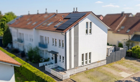 Terraced house with a photovoltaic system, battery storage, and a charging station – VIRTUAL 360° tour available!