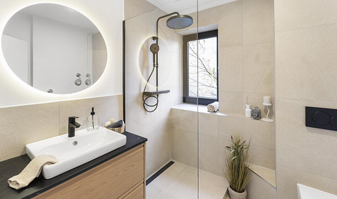 ***ERSTBEZUG NACH MODERNISIERUNG – 2,5-ZI.-WOHNUNG MIT XXL-BALKON & STELLPLATZ; ohne Provision