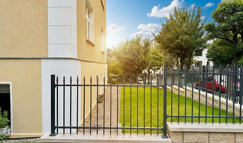 3-bedroom apartment for sale in a prime location in Dresden-Plauen. Currently rented.