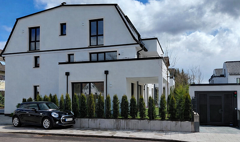 Bright 4-room apartment with a garden.