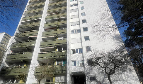"3-room apartment in need of renovation, with great potential – ideal for owner-occupiers and investors."