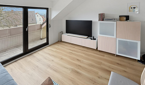 No commission: Renovated 2-room apartment in a prime location in Detmold-Hiddesen.
