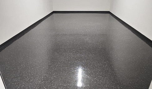 Warehouse space, 42 square meters, for rent.