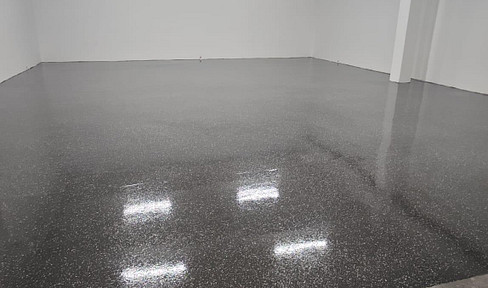 Warehouse space, 150 square meters, for rent.