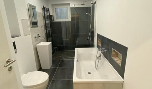 Modern, fully furnished 2-room apartment with a balcony in Düsseldorf.