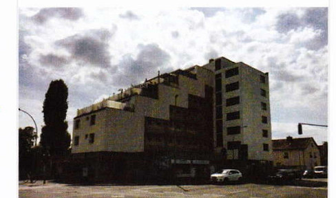 Modern 2-room apartment with a large rooftop terrace.