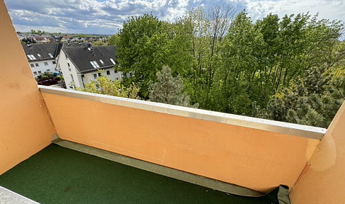 3-Zimmer-Wohnung mit Balkon, Stellplatz, EBK und Badewanne