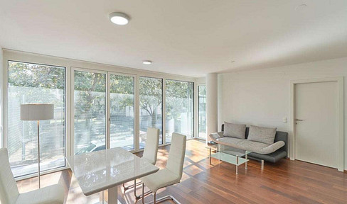 Exclusive 2-room apartment with balcony, located near the 1st district – no commission fees! Features include underfloor heating, elevator, and air conditioning!