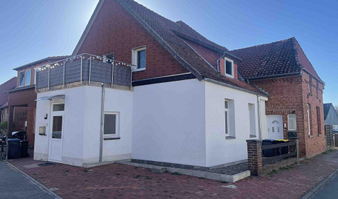 Frisch renovierte 4-Zimmerwohnung mit großem Wohn-Essbereich in Zentraler Lage zu vermieten