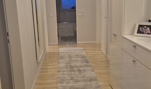 Bright 4-room apartment with a balcony.