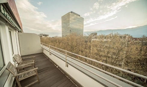 Penthouse apartment, 6th floor – with views of the city, elevator access, and internet included.