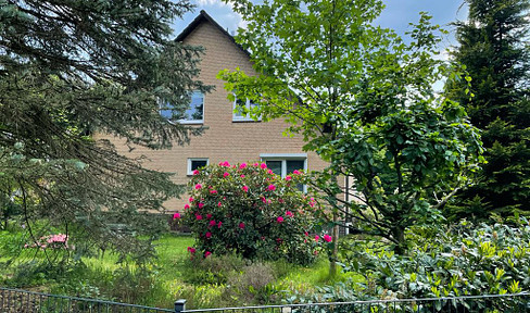 Von Privat: Eigennutzung & ggf. Kapitalanlage – 2-Familienhaus in bester Nachbarschaft