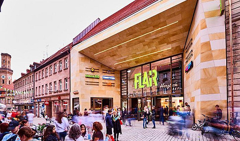 Shop in a prime location – Atmosphere in Fürth's pedestrian zone.